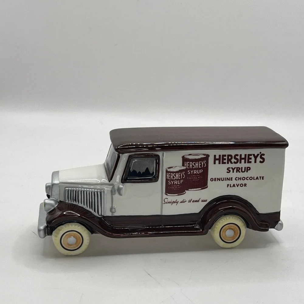 Dept 56 Snow Village Kids Love Hershey's Ceramic Truck & Figurine Set 54924